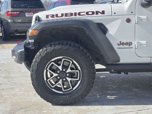 Used 2024 Jeep Wrangler Unlimited Rubicon image 9