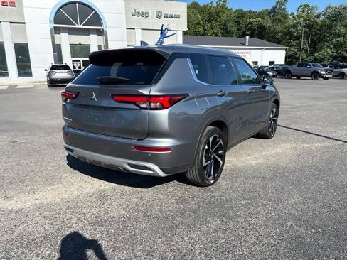 Used 2023 Mitsubishi Outlander SE AWD/4WD image 4