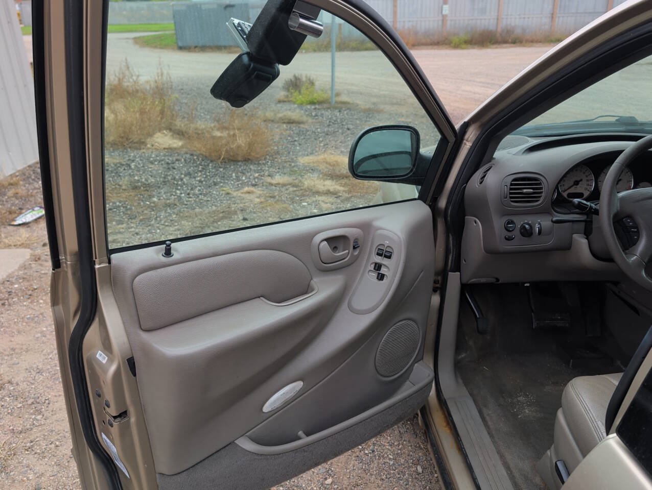 Used 2003 Chrysler Town & Country LXi FWD image 21