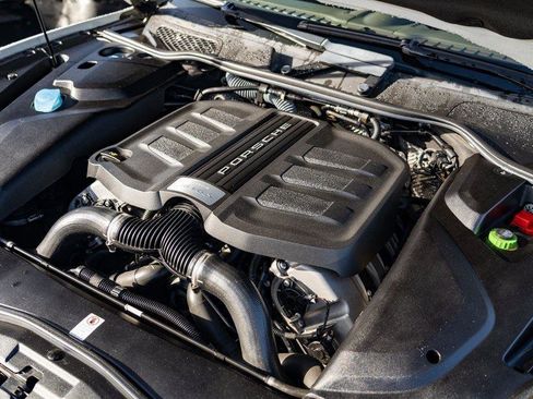 Used 2016 Porsche Cayenne S w/ Premium Plus Package image 32