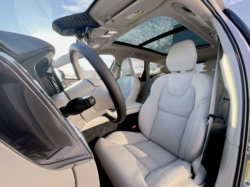 New 2026 Volvo XC60 B5 Ultra w/ Protection Package Premier image 13