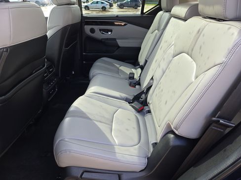 Used 2024 Honda Pilot Touring image 28