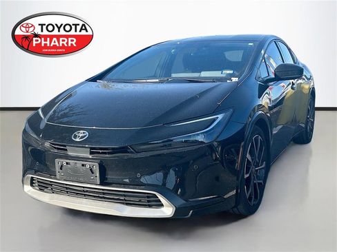 Used 2025 Toyota Prius SE image 1