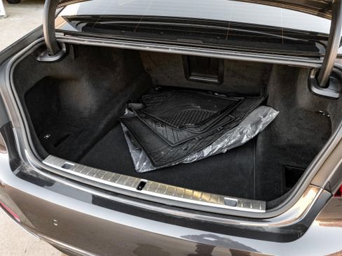 Used 2021 BMW 750i xDrive image 66