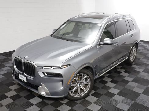 Used 2023 BMW X7 xDrive40i w/ Premium Package AWD/4WD image 2