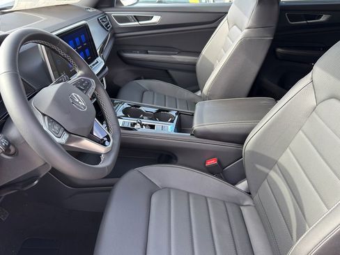 New 2026 Volkswagen Atlas Cross Sport SEL image 9