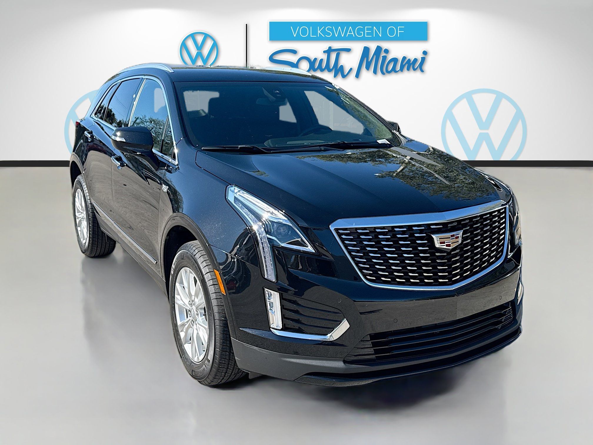 Used 2023 Cadillac XT5 Luxury FWD image 1