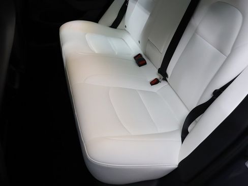 Used 2022 Tesla Model 3 image 59