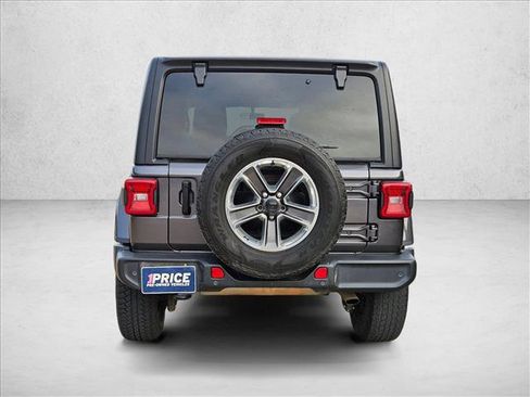 Used 2022 Jeep Wrangler Unlimited Sahara w/ Safety Group AWD/4WD image 6