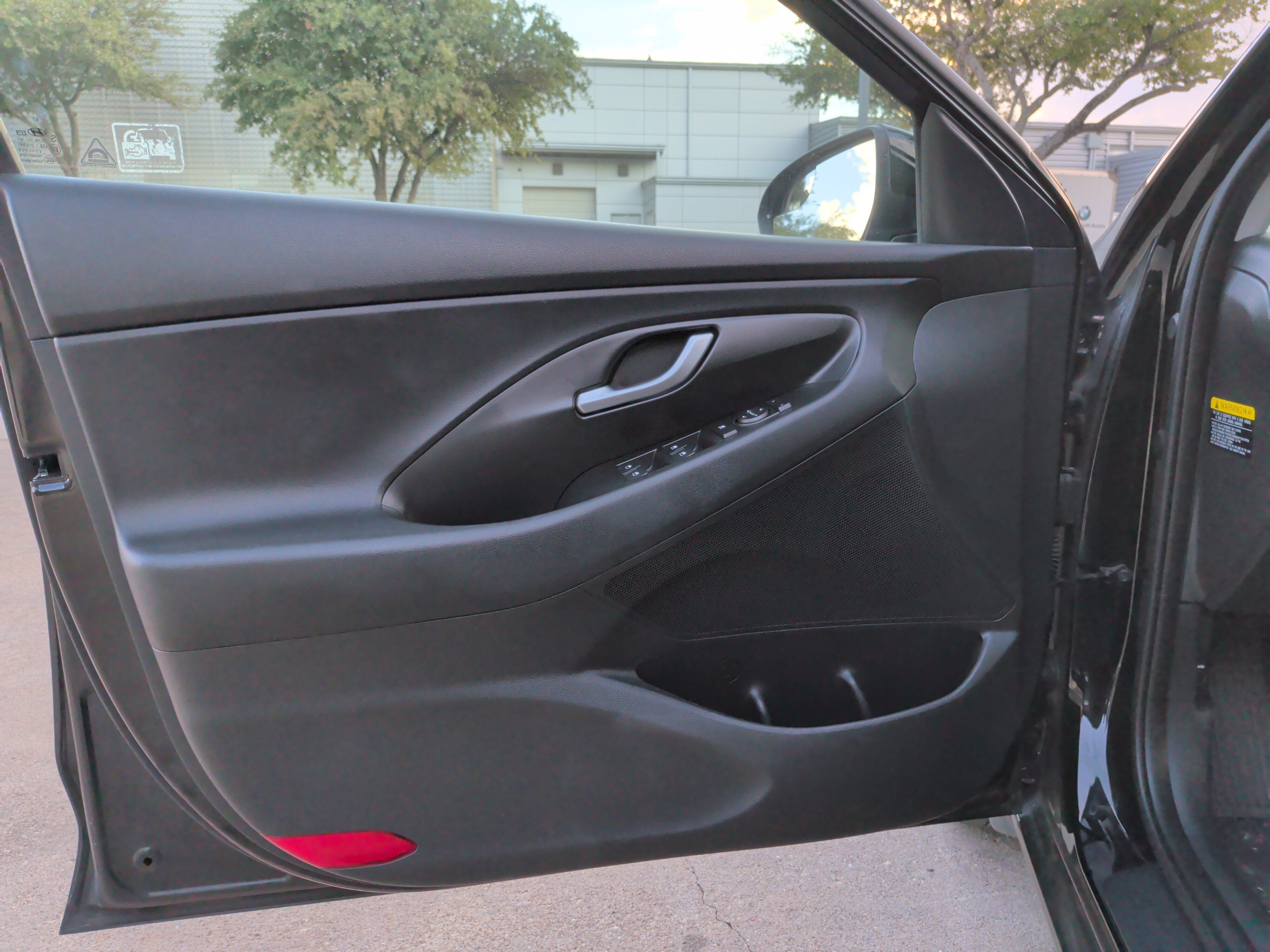 Used 2018 Hyundai Elantra GT FWD image 14