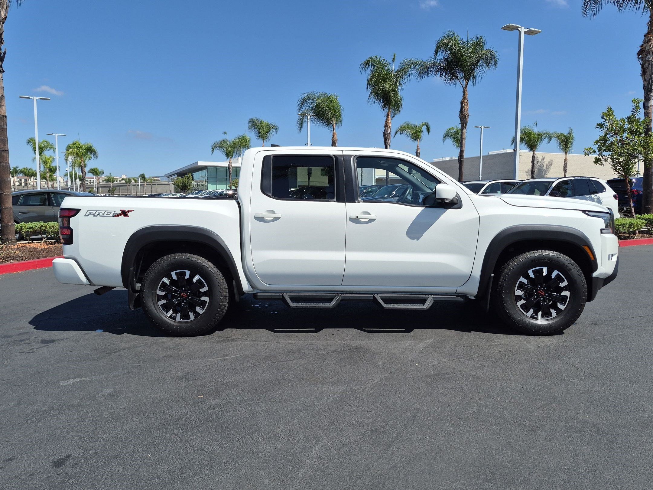 Used 2023 Nissan Frontier Pro-X w/ Pro Convenience Package RWD image 11