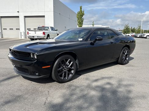 Used 2023 Dodge Challenger SXT w/ Blacktop Package RWD image 5