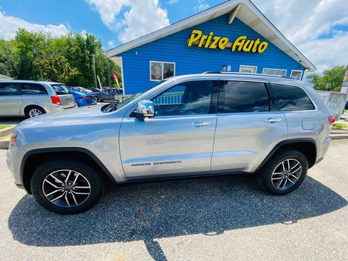 Used 2021 Jeep Grand Cherokee Limited w/ Sun & Sound Group AWD/4WD image 3