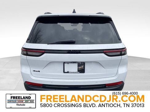 New 2025 Jeep Grand Cherokee Altitude w/ Trailer Tow Package AWD/4WD image 4