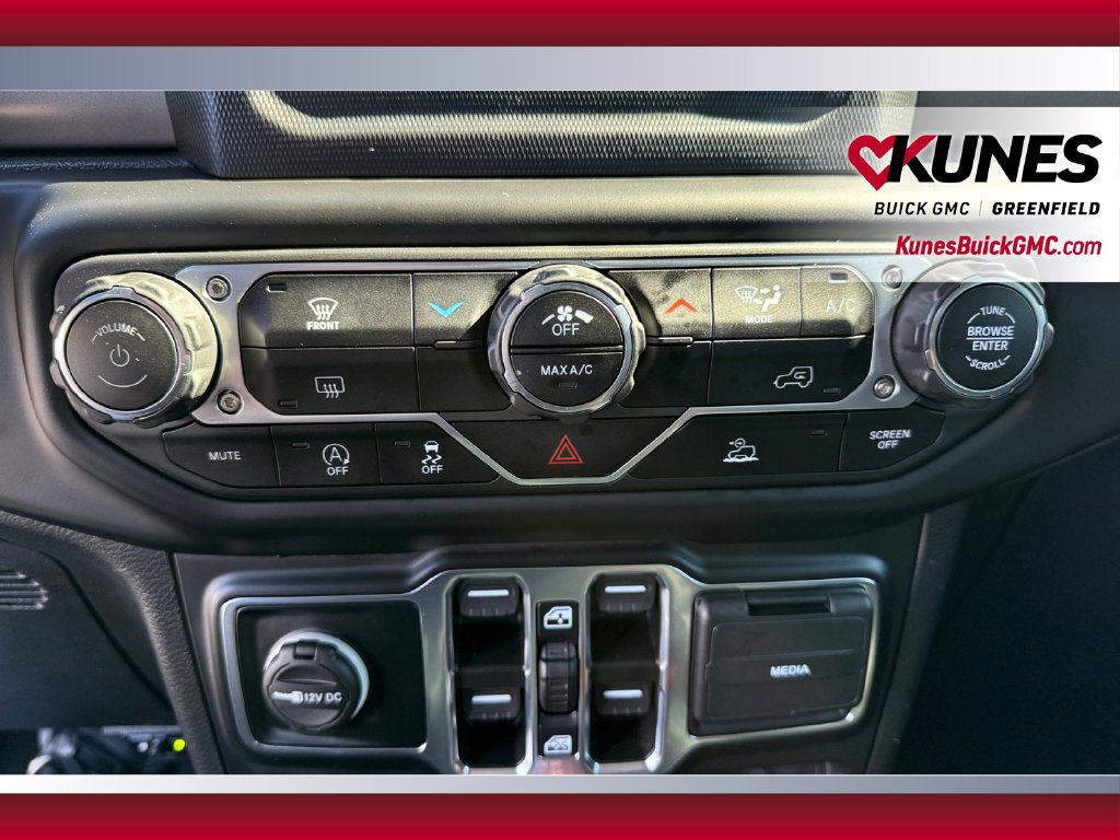 Used 2022 Jeep Gladiator Sport AWD/4WD image 28
