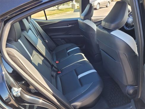 Used 2025 Toyota Camry SE image 11