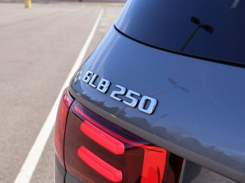 New 2026 Mercedes-Benz GLB 250 4MATIC image 8