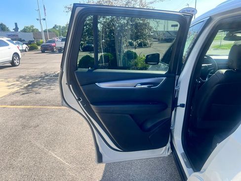 Used 2023 Cadillac XT6 Luxury AWD/4WD image 28