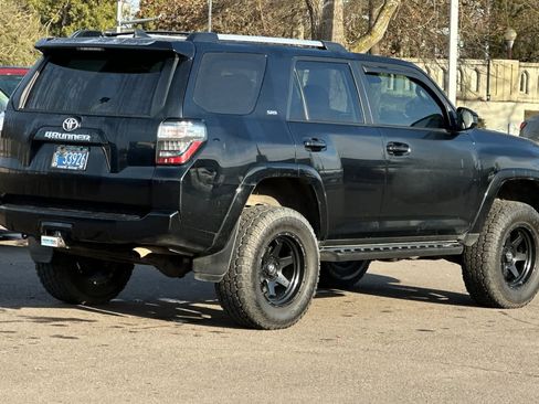 Used 2021 Toyota 4Runner SR5 image 2