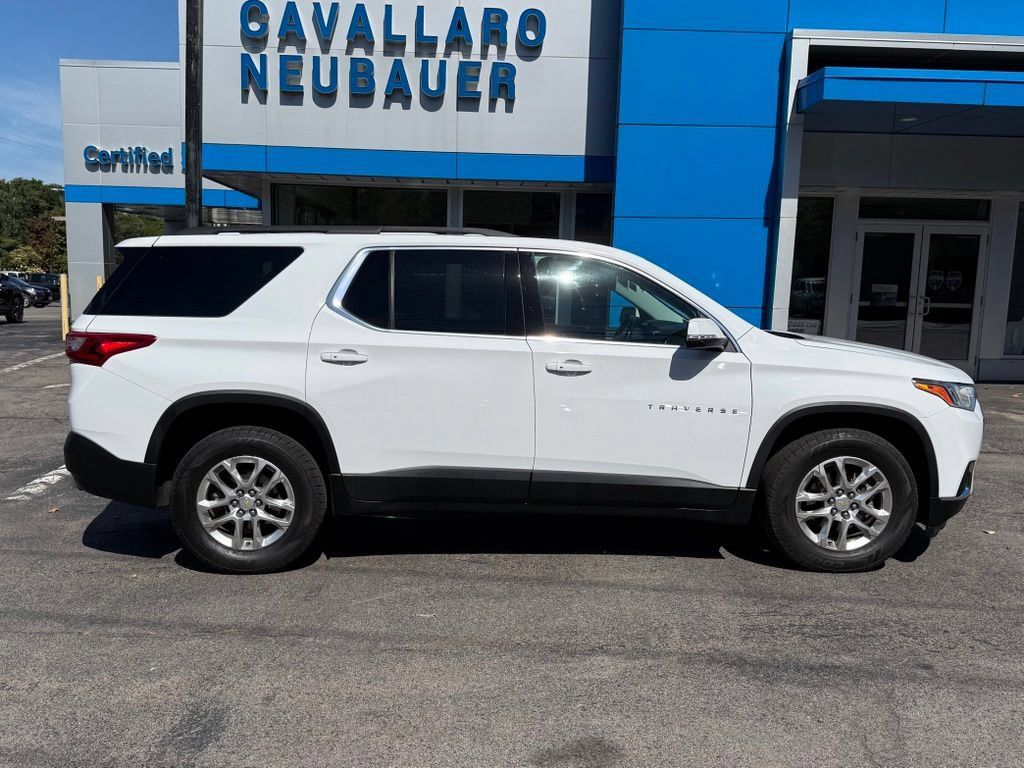 Used 2021 Chevrolet Traverse LT AWD/4WD image 4