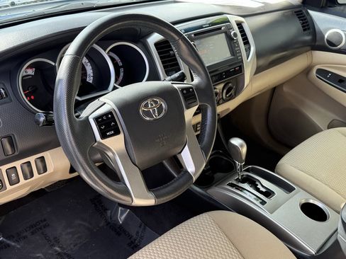 Used 2013 Toyota Tacoma PreRunner image 10