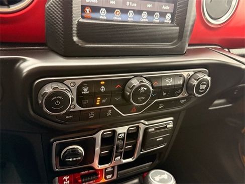 Used 2021 Jeep Wrangler Unlimited Rubicon w/ Cold Weather Group image 18