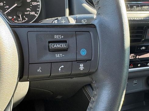 Certified 2023 Nissan Rogue SL w/ SL Premium Package image 17