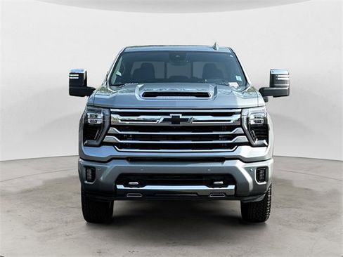 Used 2024 Chevrolet Silverado 3500 High Country w/ Technology Package image 8