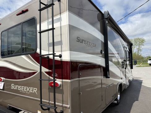 Used 2019 Ford E-450 and Econoline 450 Super Duty w/ Motorhome Prep Package RWD image 35