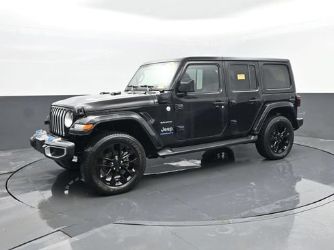 Used 2023 Jeep Wrangler Unlimited Sahara w/ Cold Weather Group AWD/4WD image 1