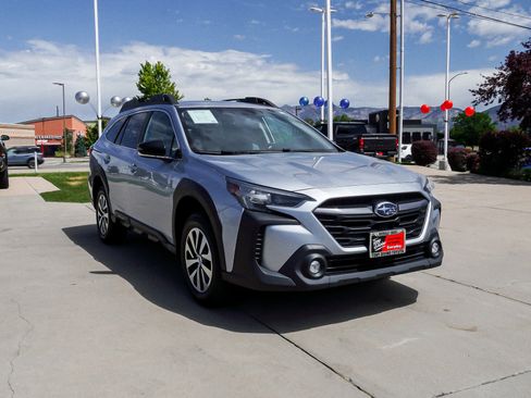 Used 2023 Subaru Outback Premium w/ Popular Package #1 AWD/4WD image 2