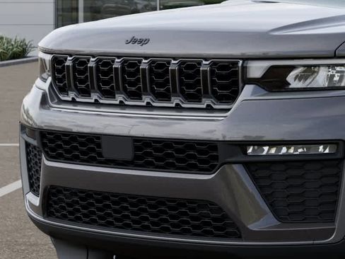 New 2026 Jeep Grand Cherokee L Limited w/ Limited Altitude Package AWD/4WD image 11