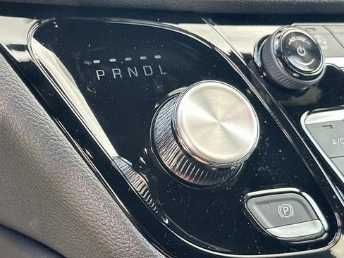 New 2026 Chrysler Pacifica Limited w/ Trailer Tow Group image 31