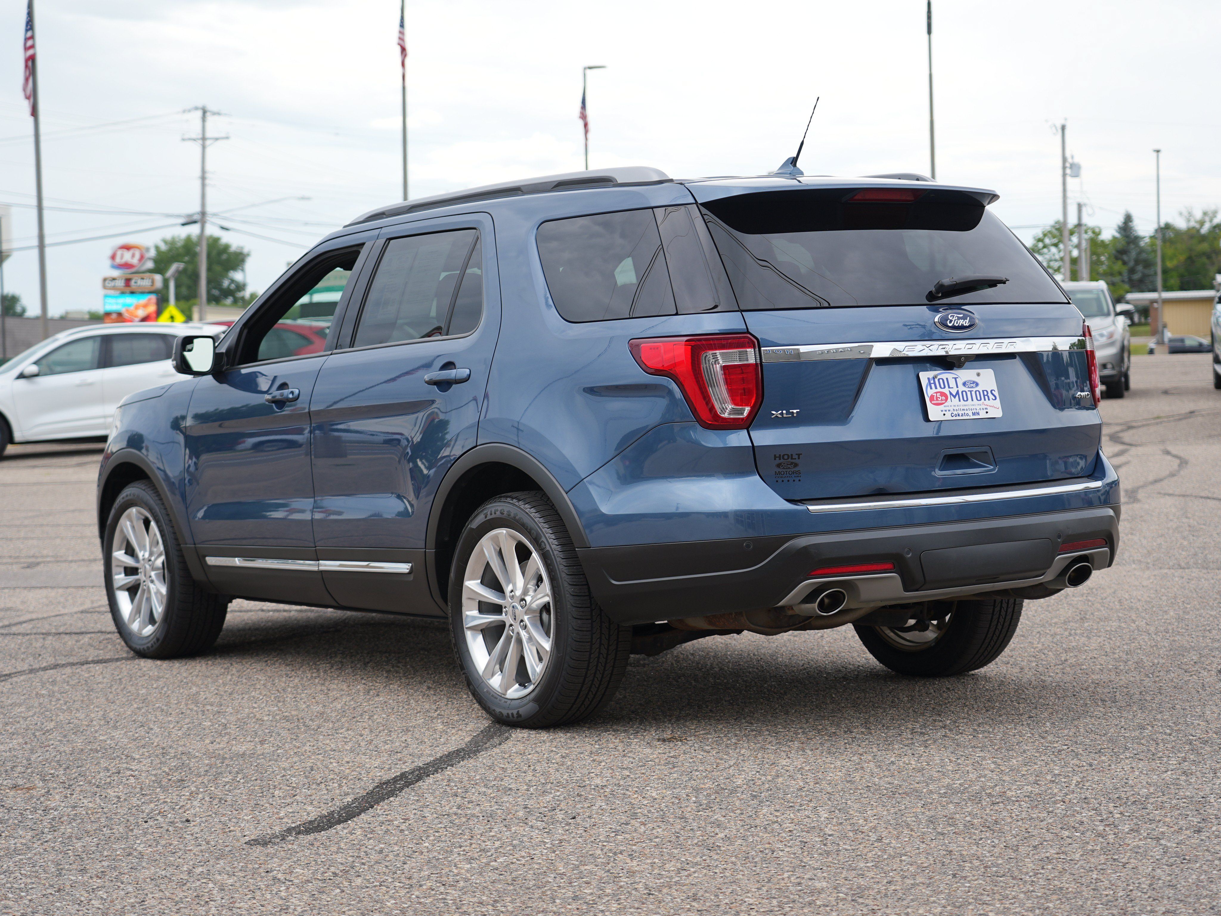 Used 2018 Ford Explorer XLT w/ Equipment Group 202A AWD/4WD image 6