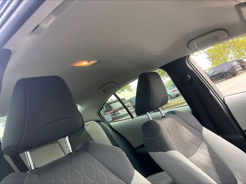 Used 2022 Toyota Corolla LE image 23