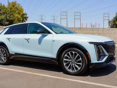 Certified 2024 Cadillac Lyriq Sport RWD image 6