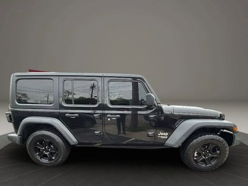 Used 2019 Jeep Wrangler Unlimited Sport S AWD/4WD image 4
