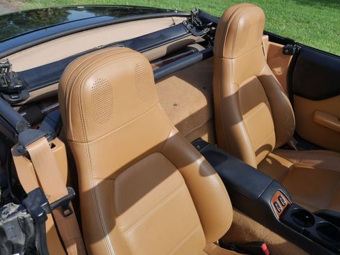 Used 1997 MAZDA MX-5 Miata RWD image 45