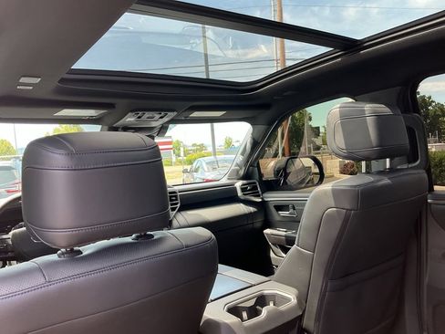 Used 2023 Toyota Tundra Platinum AWD/4WD image 30