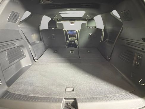 Certified 2024 Chevrolet Traverse RS FWD image 33
