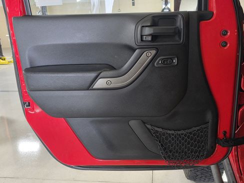 Used 2016 Jeep Wrangler Unlimited Sport image 16