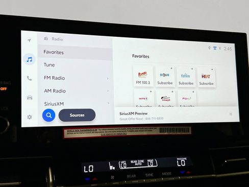 Used 2025 Toyota Sienna XLE image 28