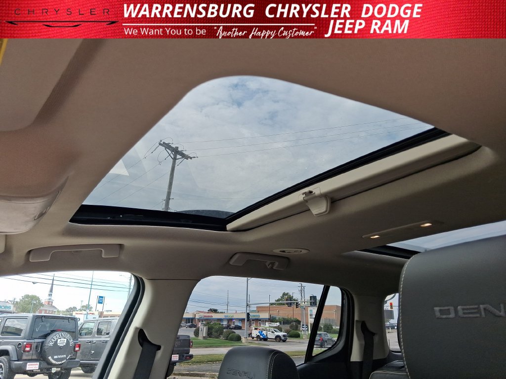 Used 2018 GMC Acadia Denali w/ Technology Package AWD/4WD image 25