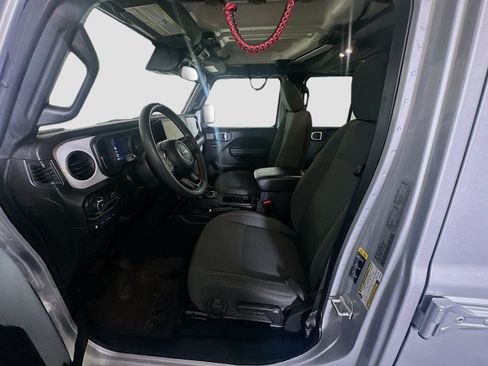 Used 2024 Jeep Wrangler Unlimited AWD/4WD image 13