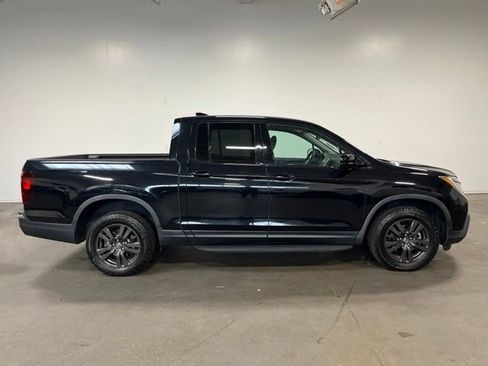 Used 2017 Honda Ridgeline Sport image 2