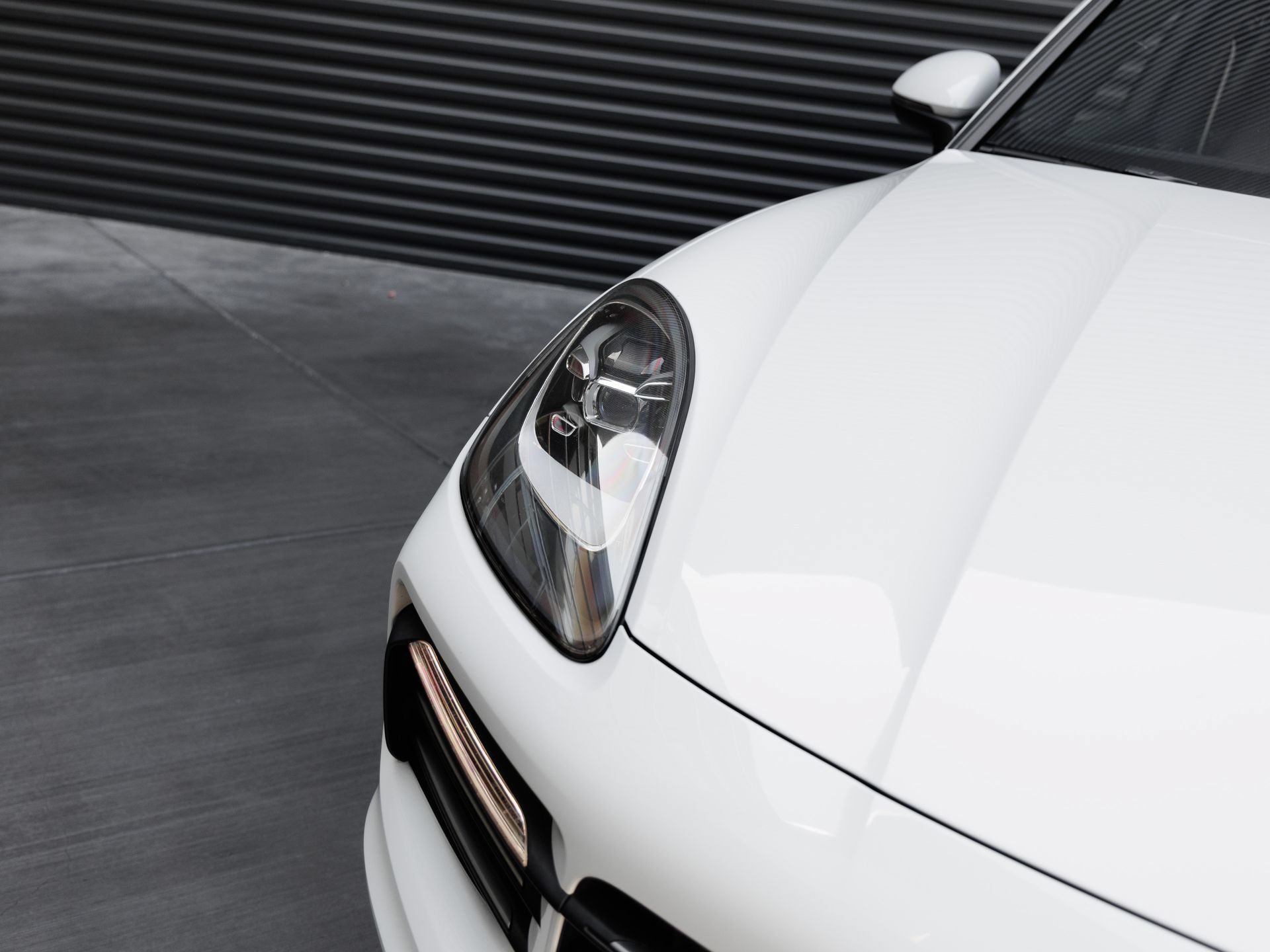 Certified 2023 Porsche Cayenne Platinum Edition AWD/4WD image 39