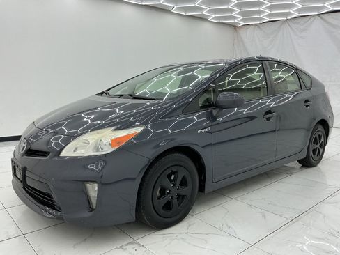 Used 2013 Toyota Prius Two FWD image 1
