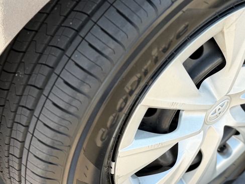 Used 2017 Toyota Corolla L image 12