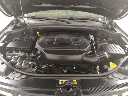 Used 2021 Jeep Grand Cherokee Laredo image 30