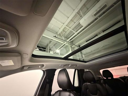 Used 2025 Volvo XC90 T8 Ultra image 26